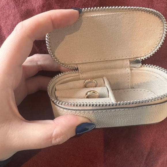 Mejuri Gold Huggies - Picture 5 of 6